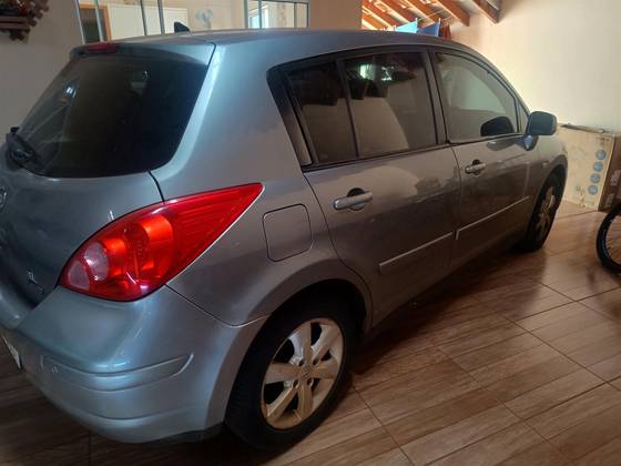 NISSAN TIIDA 1.8 SL 16V FLEX 4P AUTOMÁTICO NISSAN TIIDA 1.8 SL 16V FLEX 4P AUTOMÁTICO